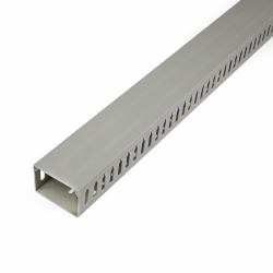 StarTech.com 2m Verdrahtungskanal 75x50mm - Kabelkanal mit 8mm Schlitze - PVC-Netzwerkkabelabdeckung - bis zu 180 Kabel - UL geprüft 