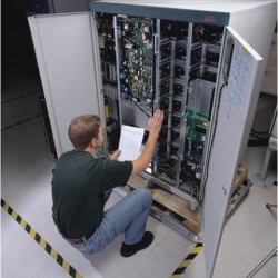APC 1 Jahr 7 x 24 Upgrade, 8 Std. Reaktionszeit für Vor-Ort-Service gem. Herstellergarantie o. b...