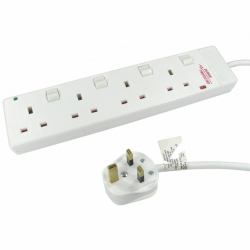 Cables Direct RB-03-4GANGSWD Verlängerungskabel 3 m 4 AC-Ausgänge Innenraum Weiß (CDL 3m UK Power Extension -4 Ports)